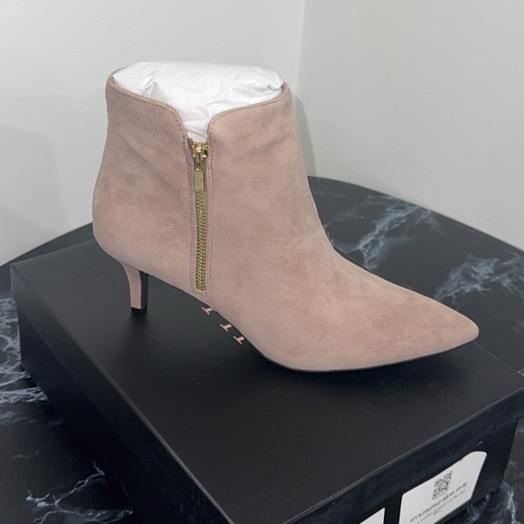 G.I.L.I. Shoes - G.l.L.I. Leather Pointed-Toe Mink Tan Dress Heel Suede Boots AUTHENTIC Size 10